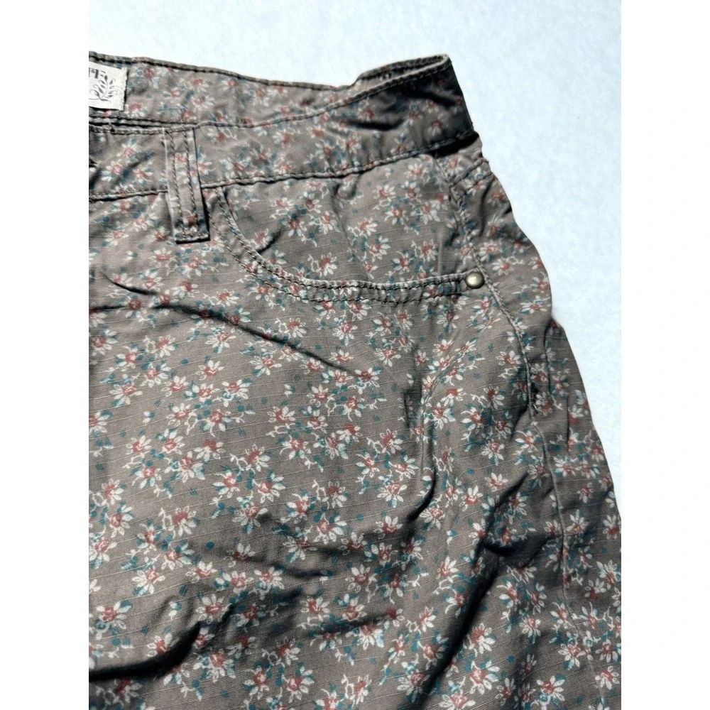 Women's‎ Inked & Faded Floral Daisy Tan Chino Short Size 8